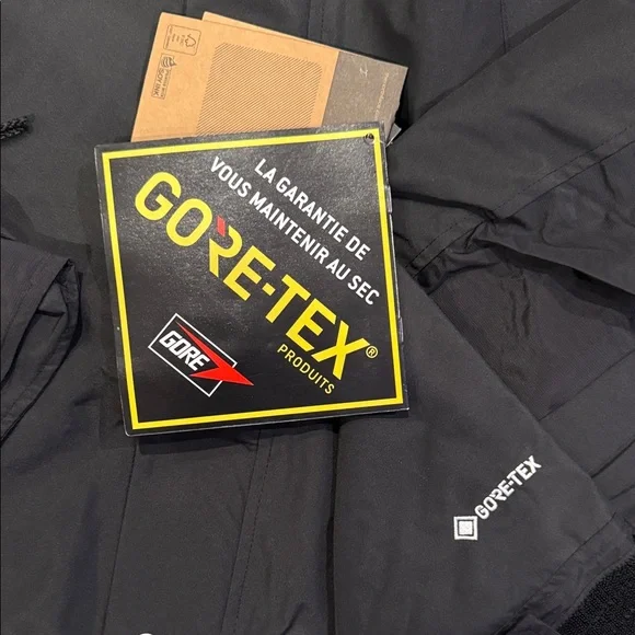 The North Face Men's Black 1990 mountain GTX GORE-TEX Jacket - Picture 5 of 6